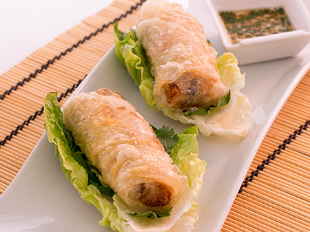 Prepara esta RECETA de rollitos vietnamitas con papel de arroz